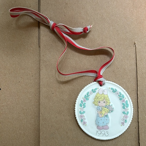 THE ENESCO 1993 PRECIOUS MOMENTS CHRISTMAS ORNAMENT - Picture 6 of 13